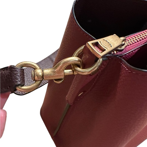 Coach Willow Bucket Bag Burgundy Leather Shoulder Bag - Picture 4 of 11